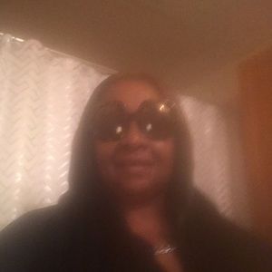 Meet your Posher, Veronica